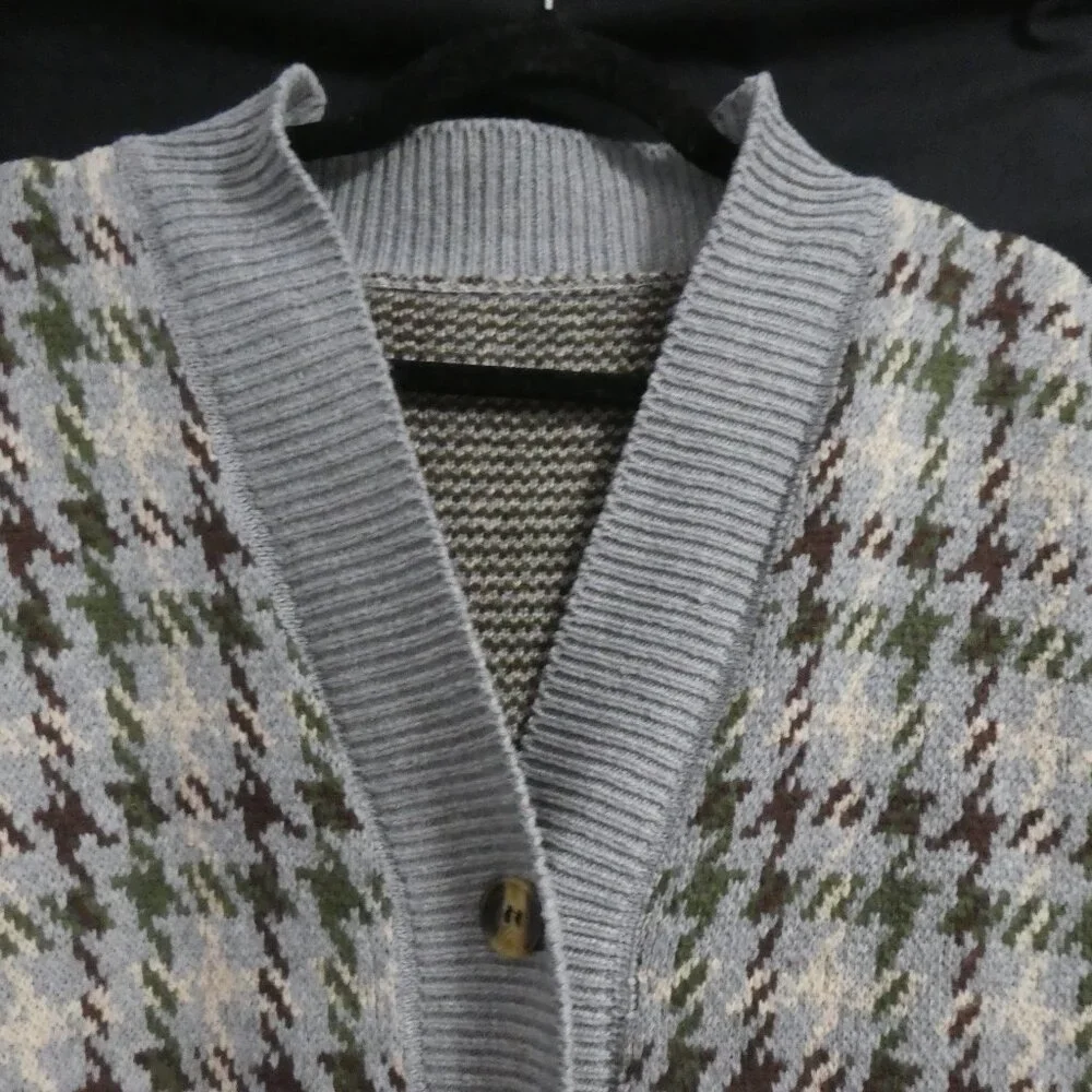 Heavy Wool Blend Houndstooth Button-Up Cardigan | xl - extra large | V-Neck - Picture 4 of 15